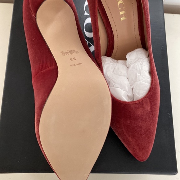 BNWT Coach Heels size 6.5 - Picture 4 of 7